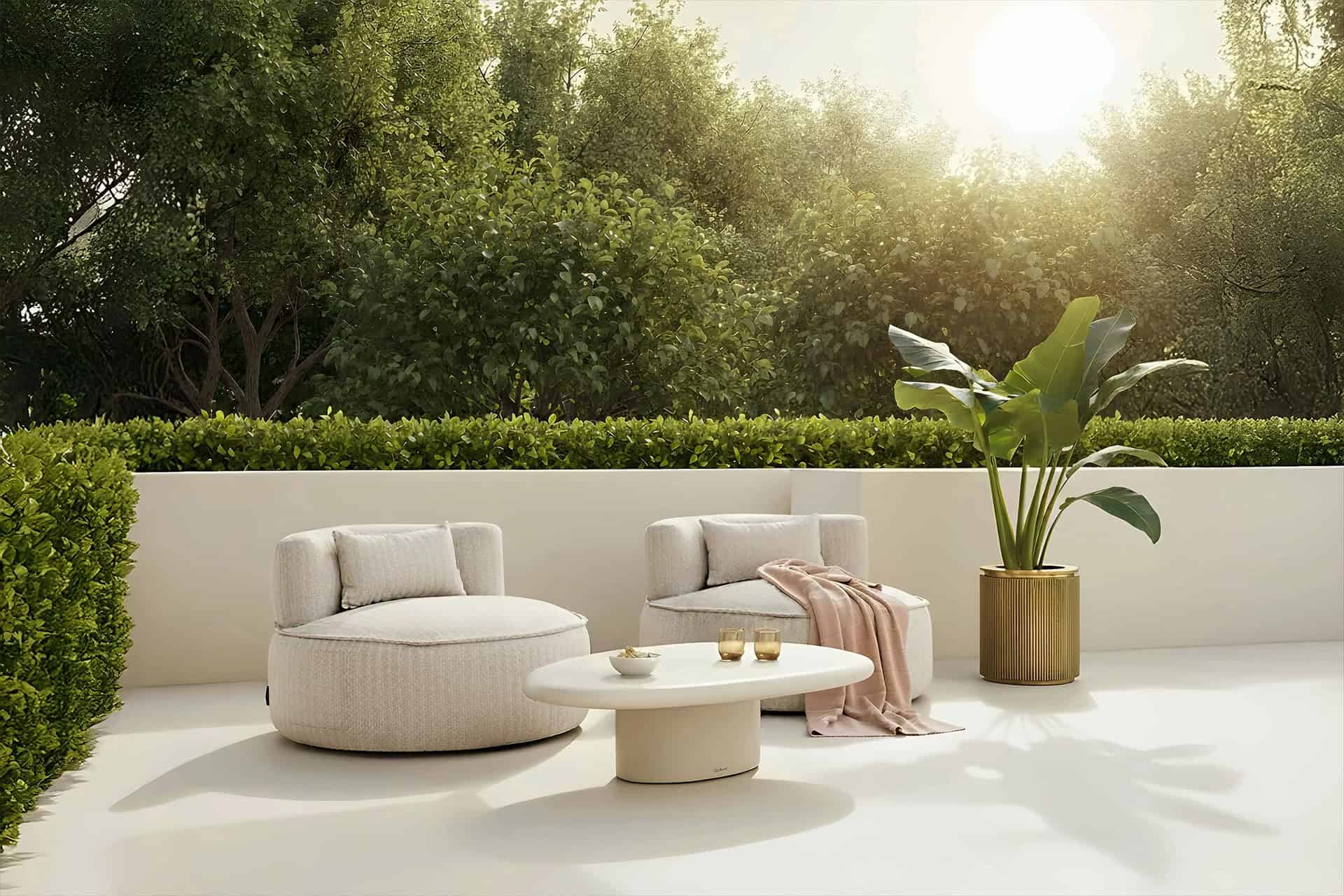 Luxe buitenruimtelijke woonkamer met moderne meubels en groene tuin.