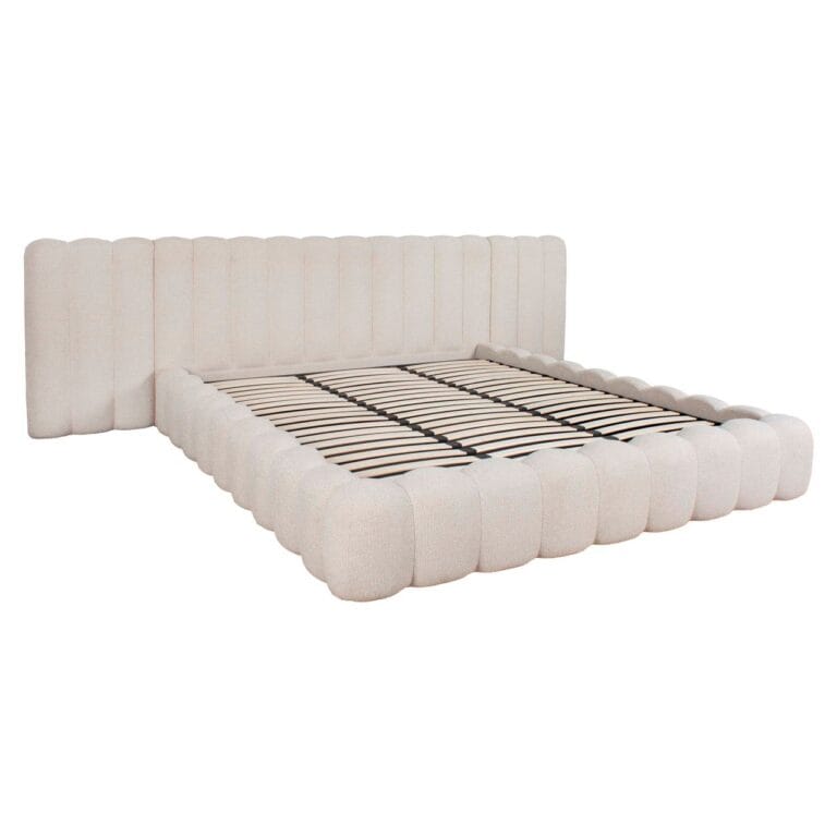 Luxuriöses beiges Schlafsofa mit elegant gepolstertem Kopf- und Fußteil.