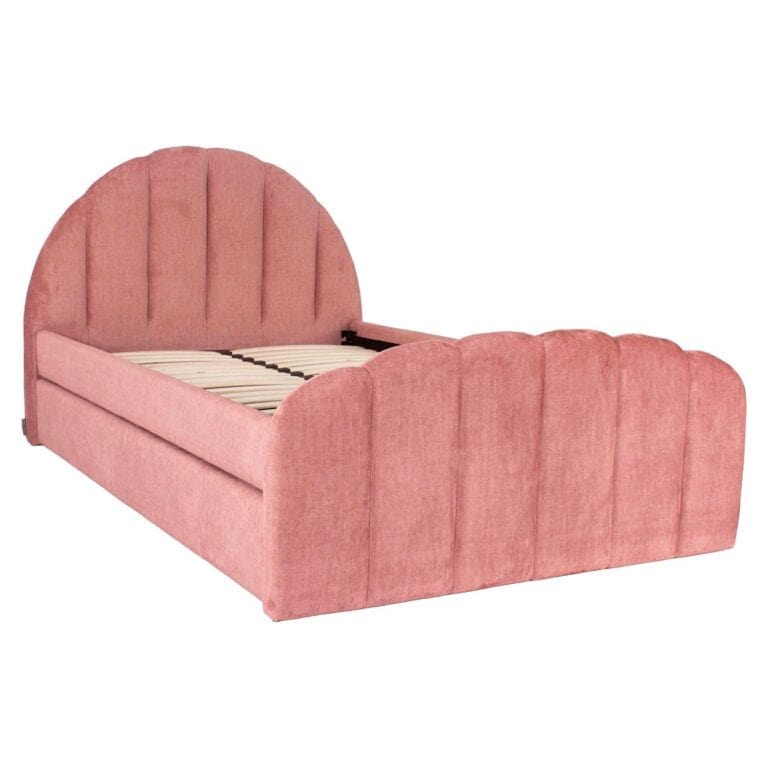 Élégant lit rose en velours, idéal pour une chambre à coucher moderne.