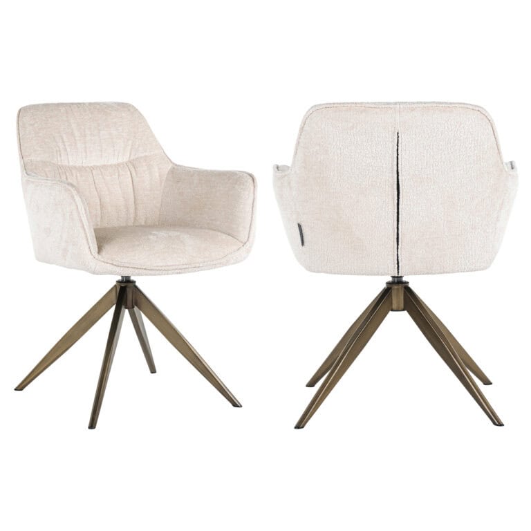 Moderne beige gestoffeerde draaistoel met houten poten en metalen onderstel.