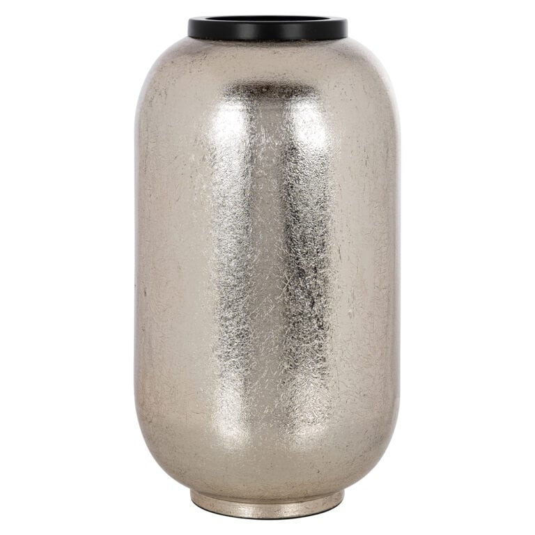 Zilveren decoratieve vaas met een glanzende, metallic afwerking voor modern interieur.