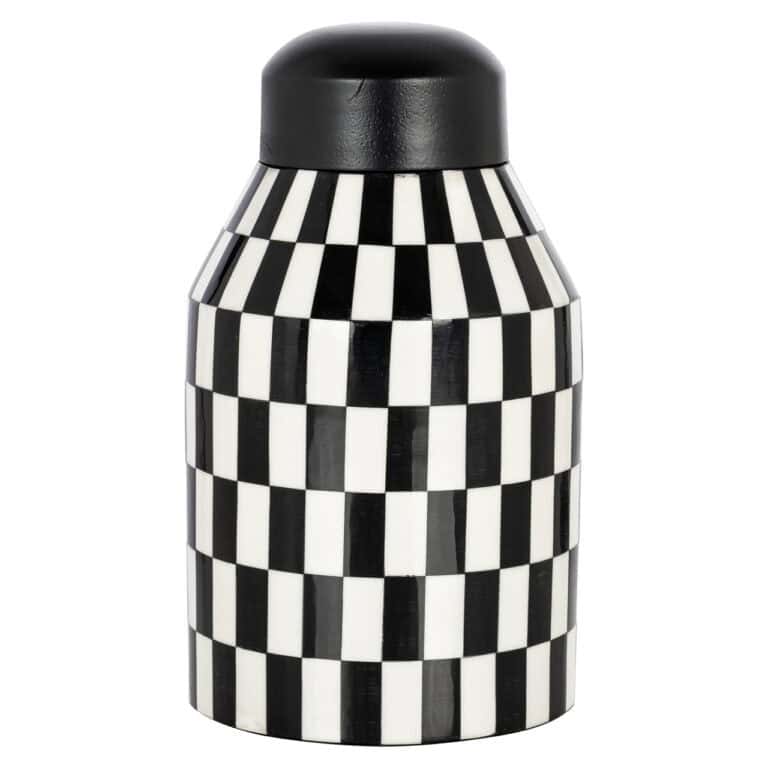 Moderne vaas met zwart-wit geometrisch patroon, uniek design voor interieurdecoratie.