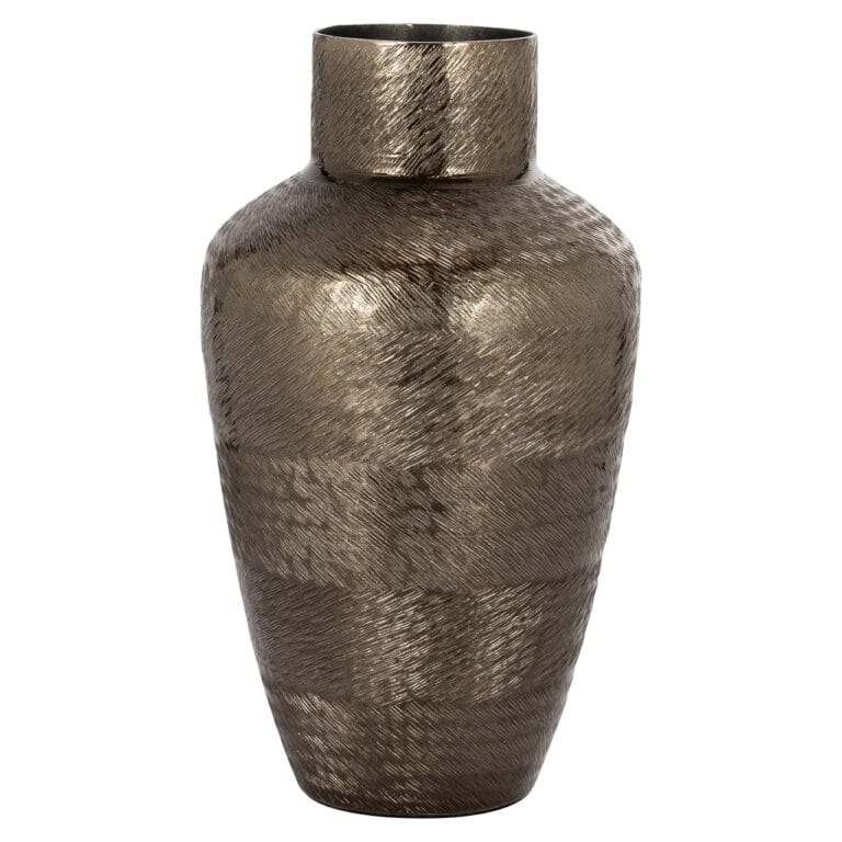 Vase en métal pour la décoration d'intérieur.