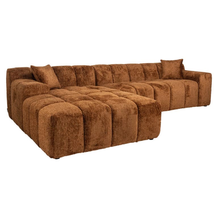 Bruine hoekbank met comfortabele, zachte bekleding en moderne uitstraling.