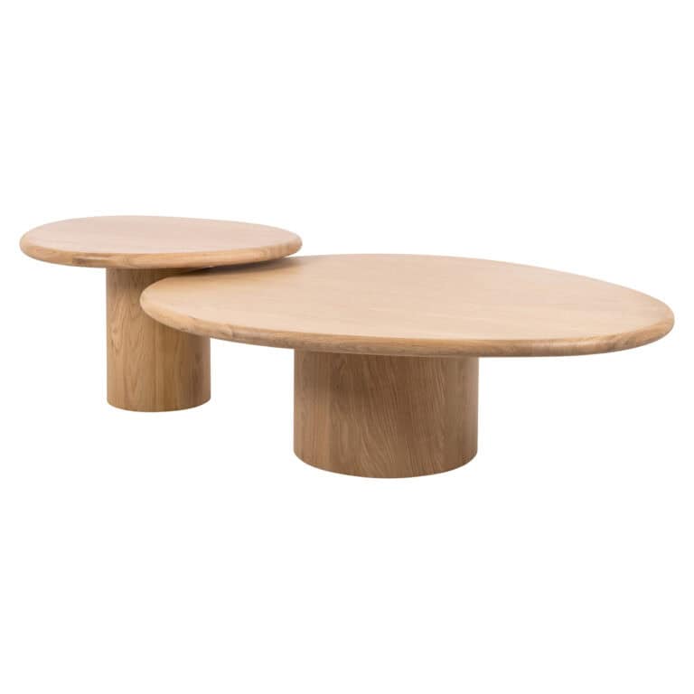 Moderne houten eettafel set met ronde bladen en stevige basis.