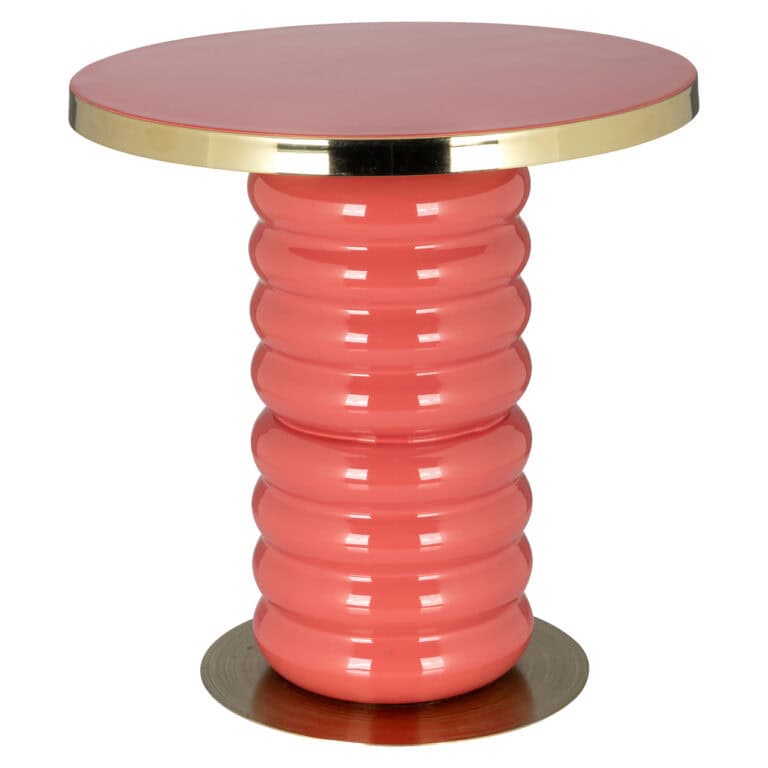 Roze bijzettafel met gouden rand en gedraaide basis, modern interieuraccessoire.