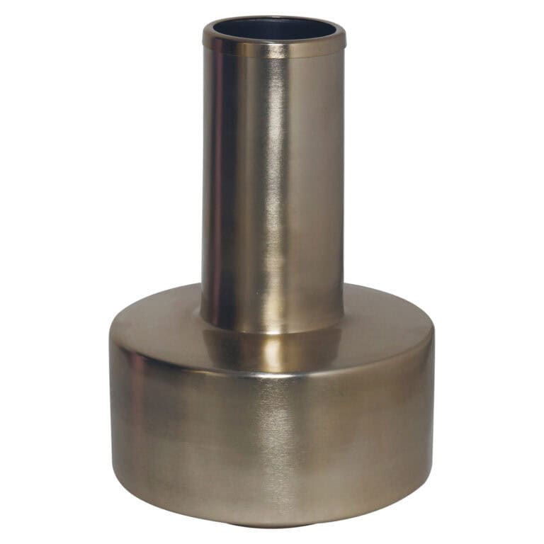 Moderne metalen vaas met strakke lijnen en minimalistisch design voor interieurdecoratie.