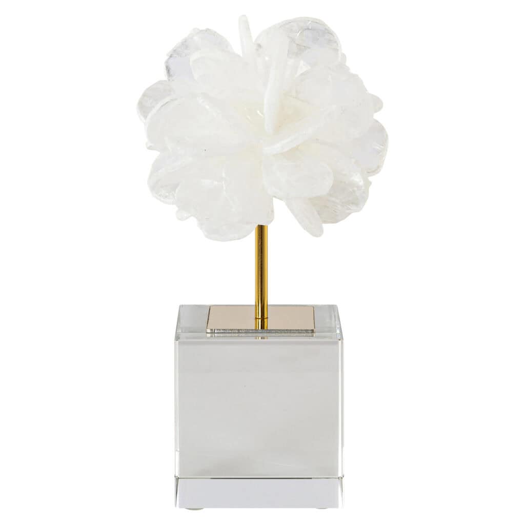 Witte bloem sculptuur als decoratief kunstwerk op een glazen sokkel, elegant en modern design.