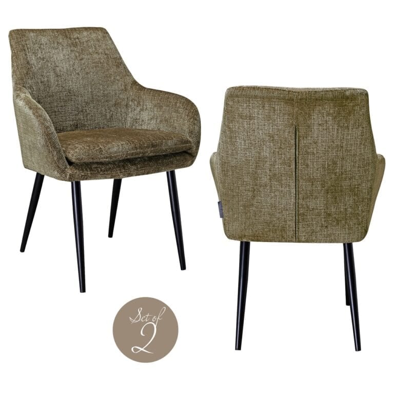 Comfortabele vintage fauteuils met zachte bekleding en zwarte houten poten, perfect voor stijlvolle.