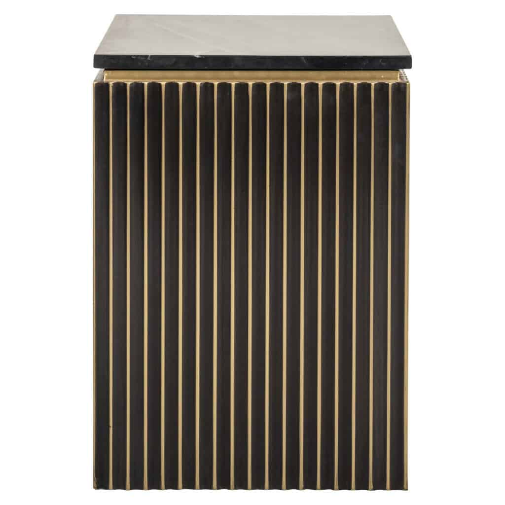 Luxe zwarte en gouden houten kast met verticale strepen, modern design.