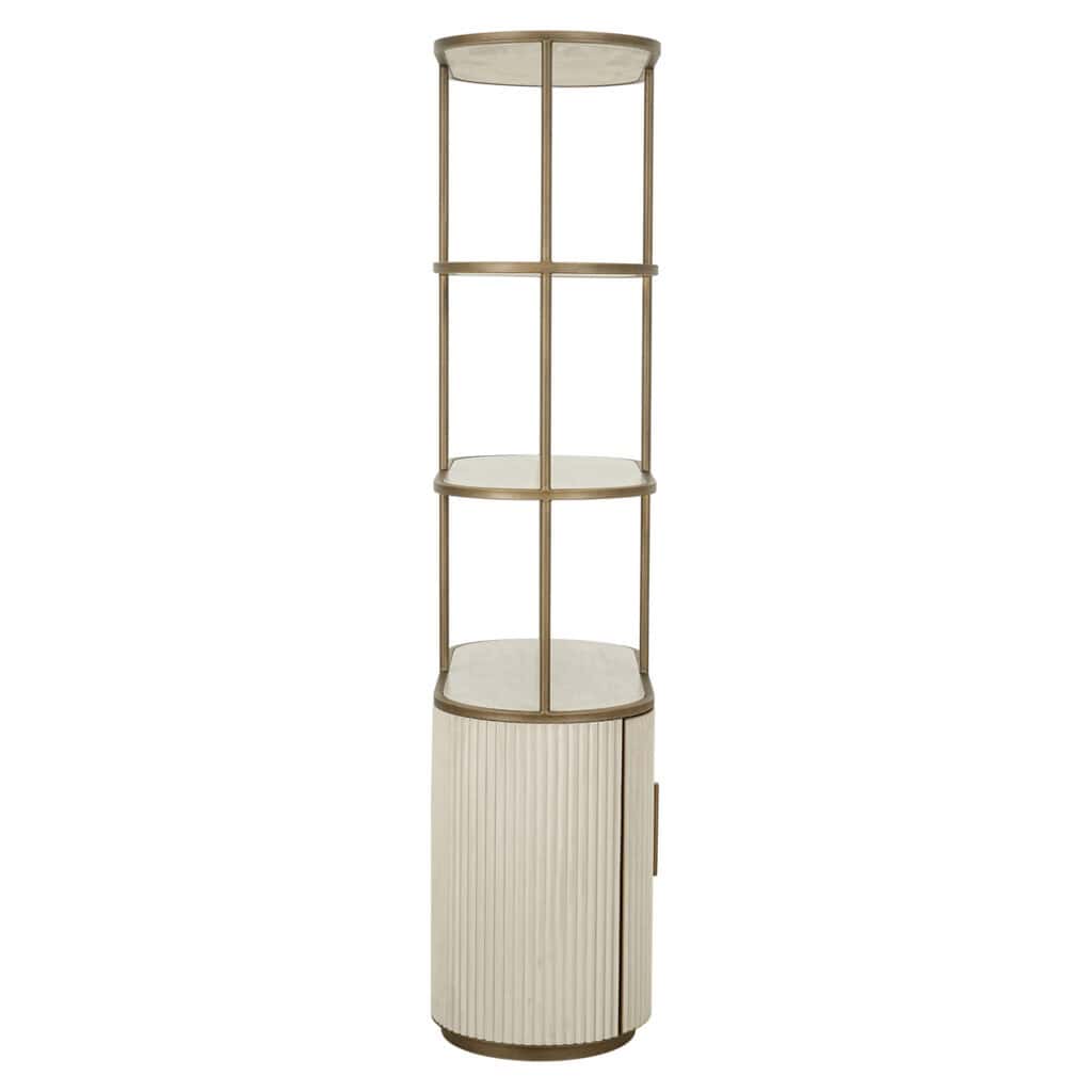Vintage houten displaykast met meerdere planken en een gesloten onderkast, perfect voor interieurdec.
