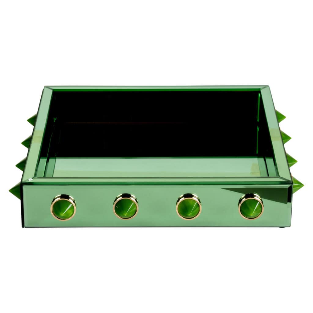 Moderne groene kookplaat met vier knoppen en spiegelend oppervlak.