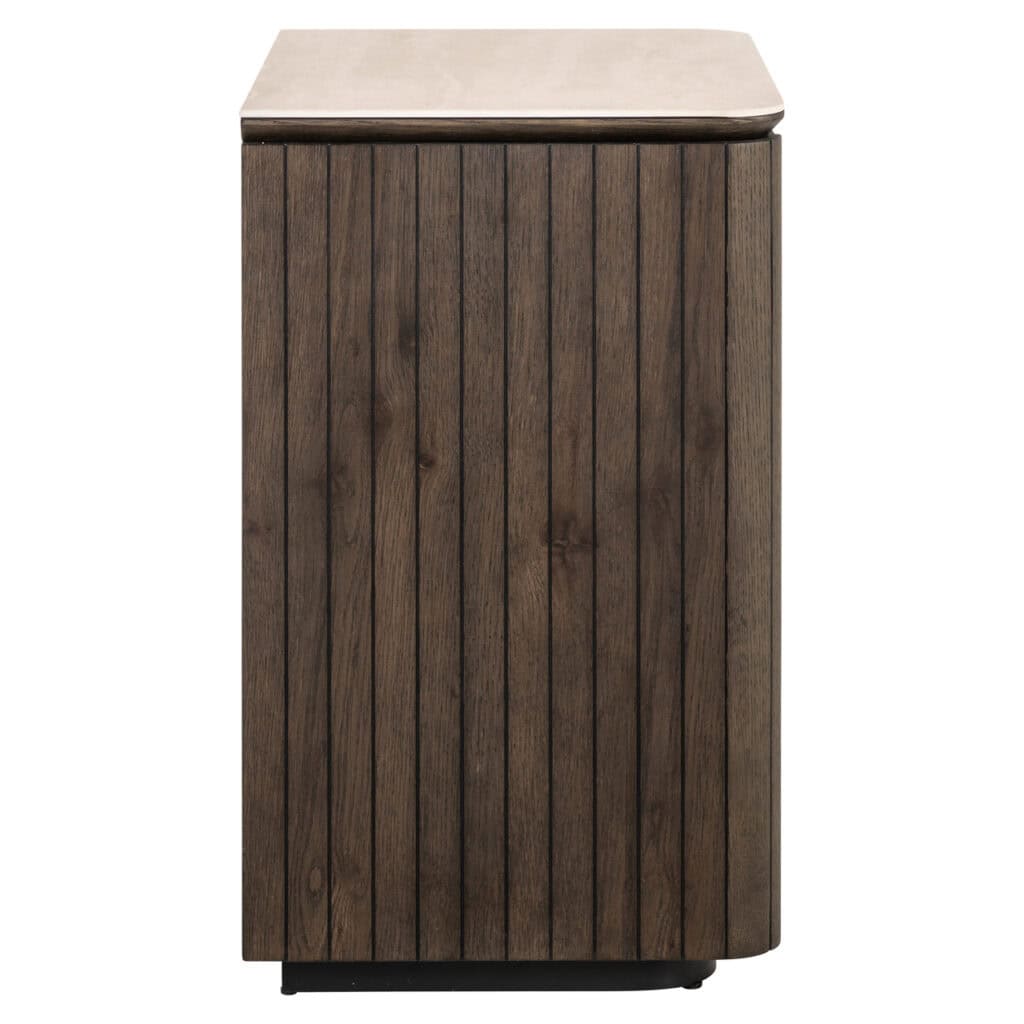 Houten keukenkast met marmeren blad voor moderne interieurstijl.
