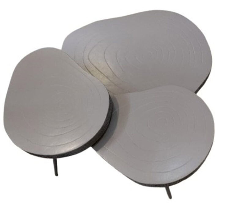 Moderne houten salontafel set met ronde bladen en metalen poten voor stijlvolle woonkamers.