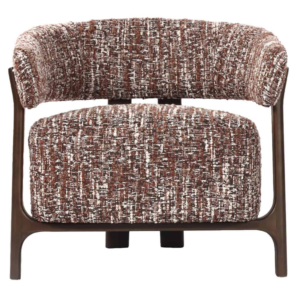 Comfortabele gestoffeerde fauteuil met kleurrijk patroon en houten frame, perfect voor modern interi.