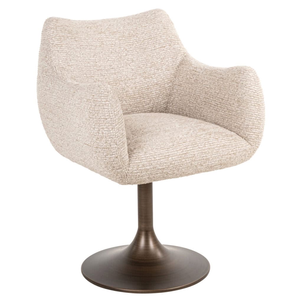 Comfortabele beige draaistoel voor modern interieur en luxe woonruimtes.