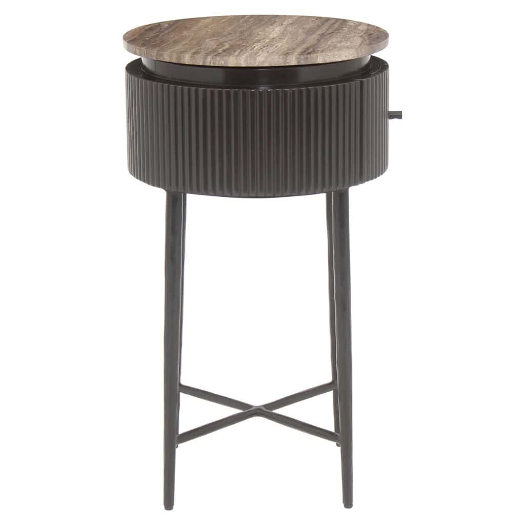 Moderne bijzettafel met houten blad en zwart metalen onderstel voor interieurdecoratie.