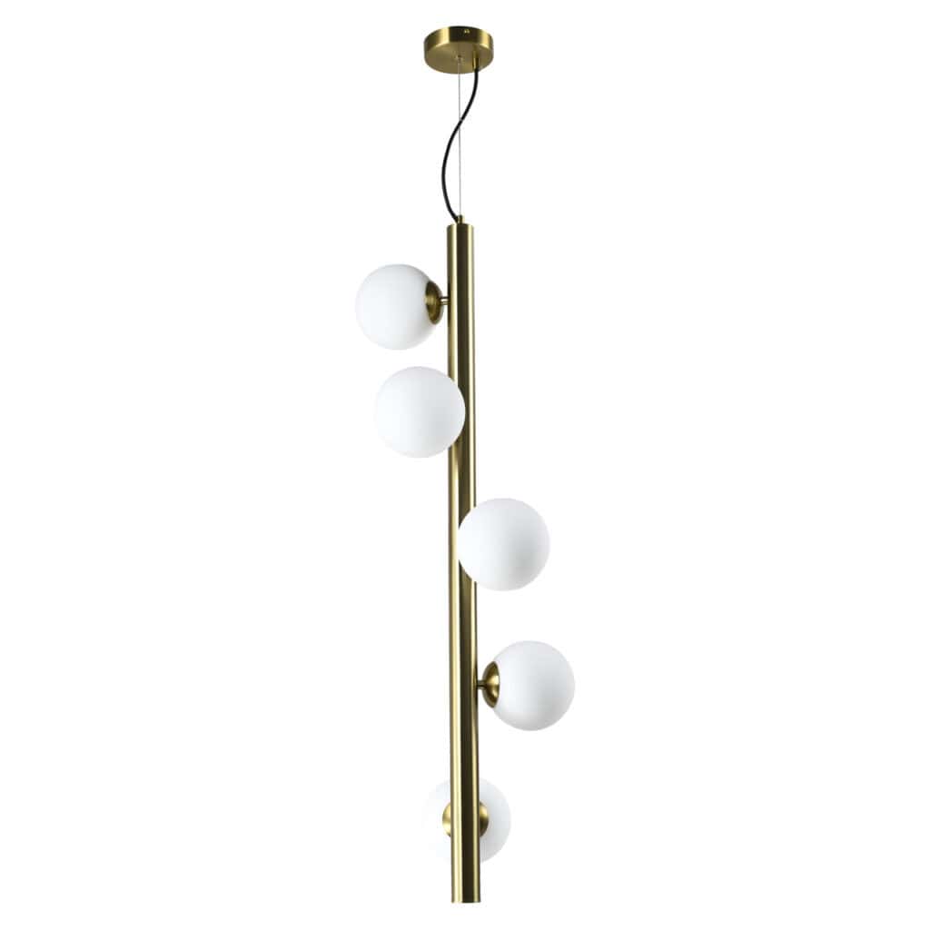Moderne hanglamp met gouden afwerking en witte glazen bollen, perfect voor eigentijdse interieurverl.