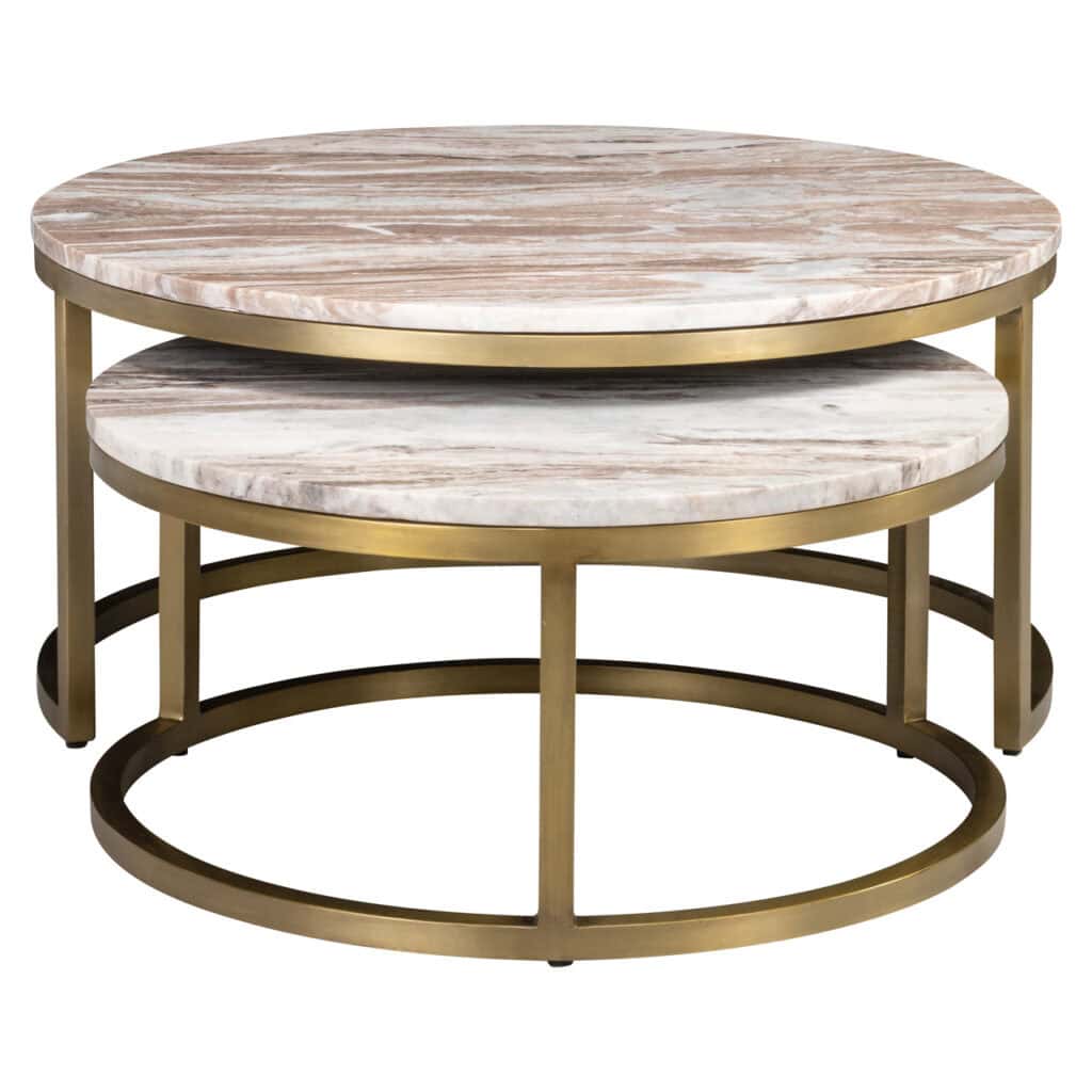 Moderne salontafels met marmeren bladen en goudkleurig frame voor luxe interieur.