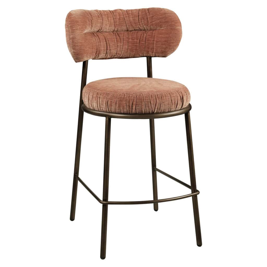 Moderne roze fluwelen barkruk met metalen frame voor interieur.