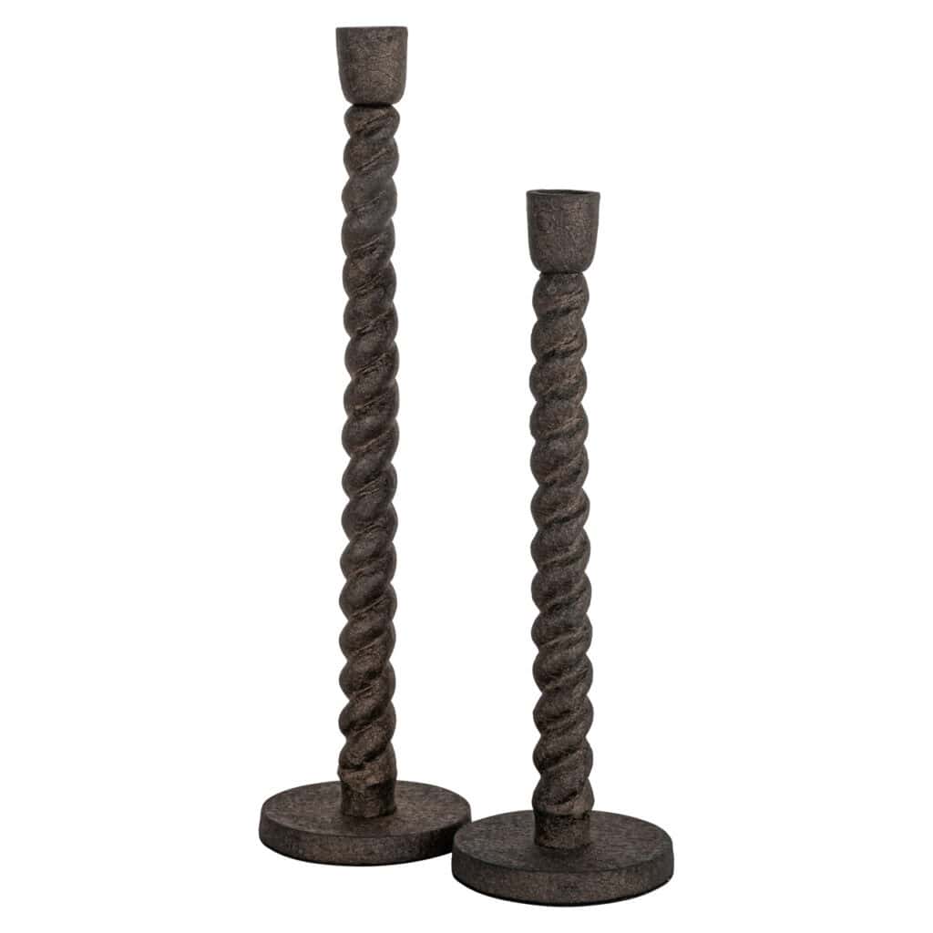 Decoratieve stenen kandelaars set met gedraaide ontwerpen voor interieur.