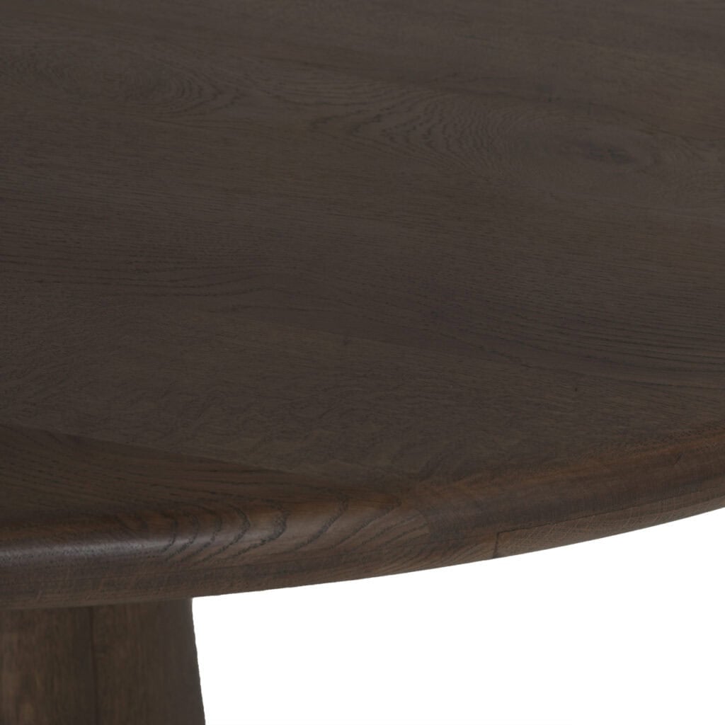 Houten eettafel met afgeronde hoeken, donkerbruin afwerking, modern en stijlvol design.