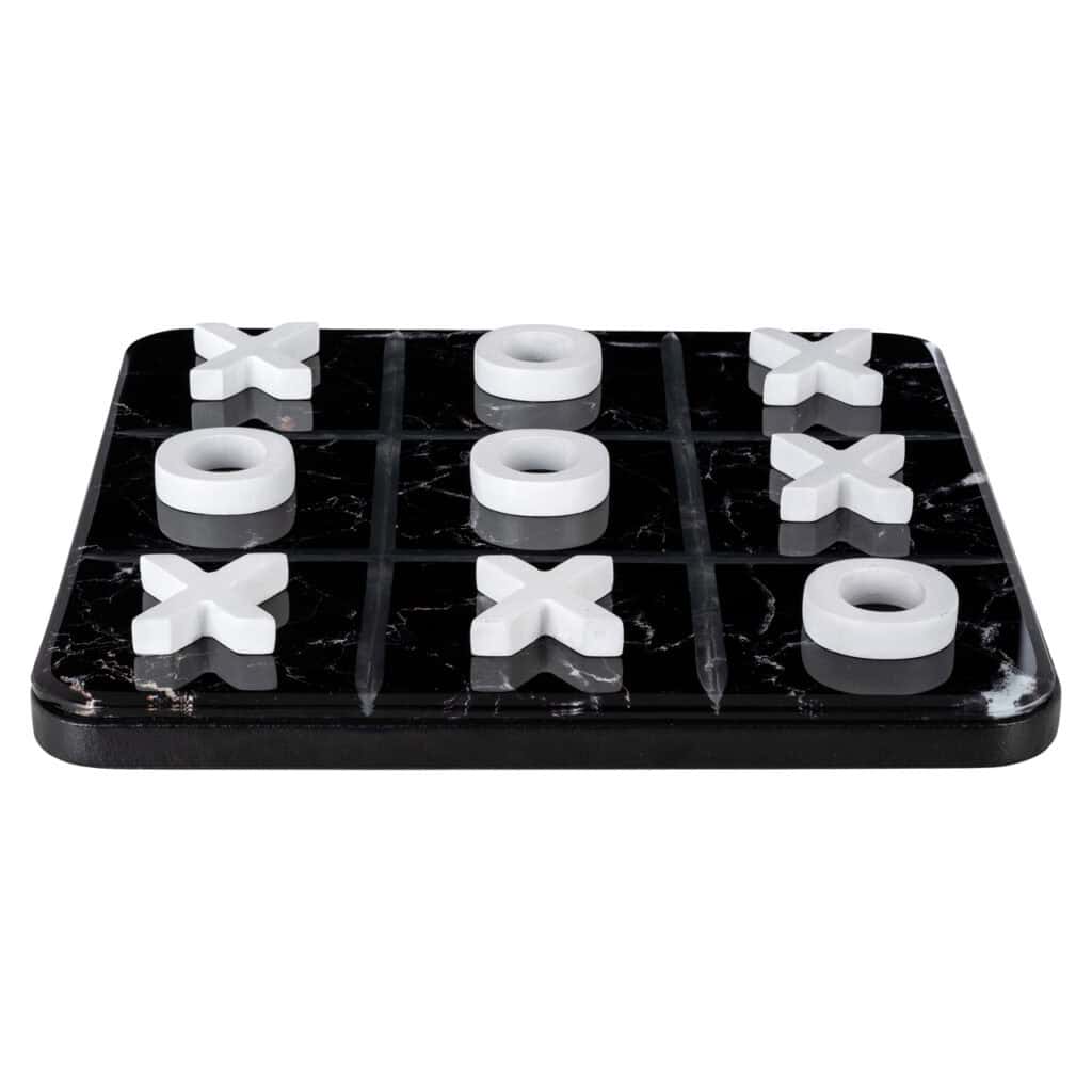 Dekoratives Trixi-Spiel in Schwarz-Weiß mit X- und O-förmigen Spielsteinen.