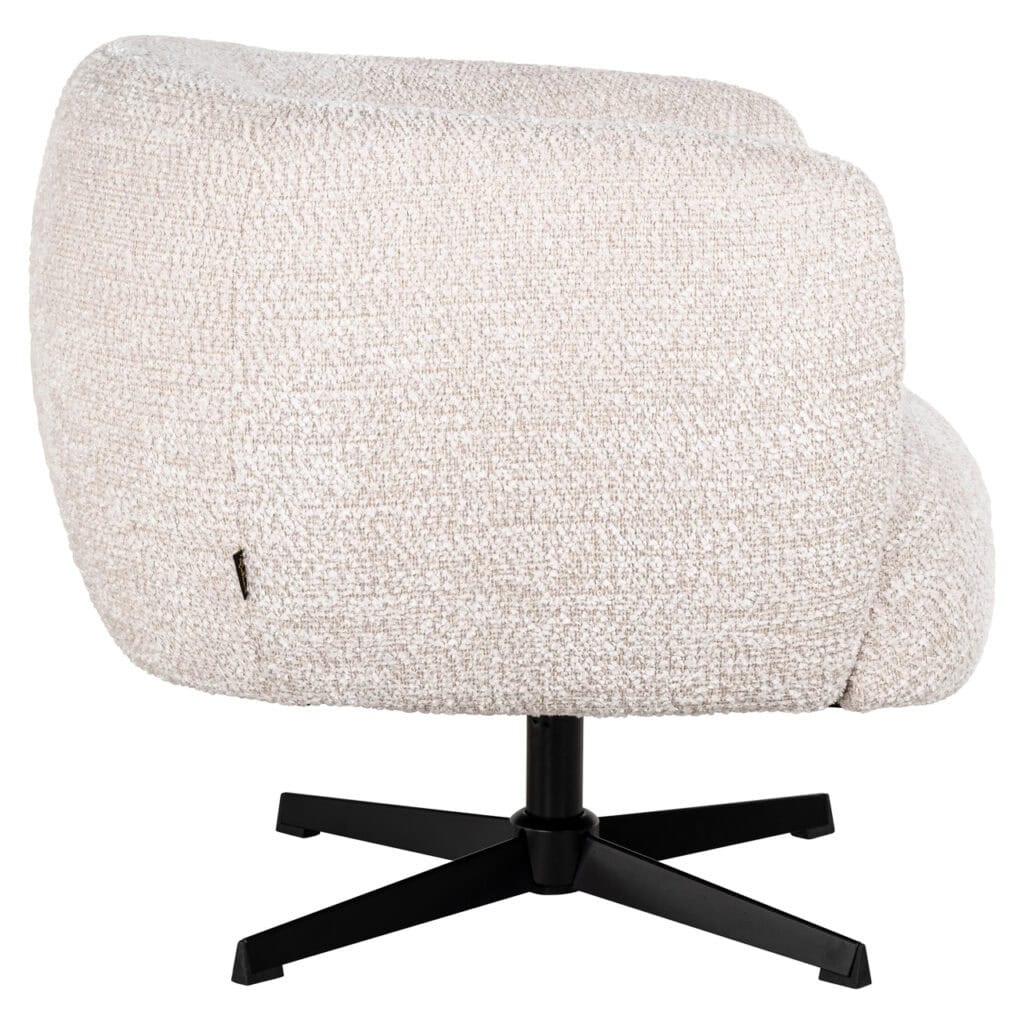 Luxe lounge stoel Estelle in cream met draaibaar ontwerp.