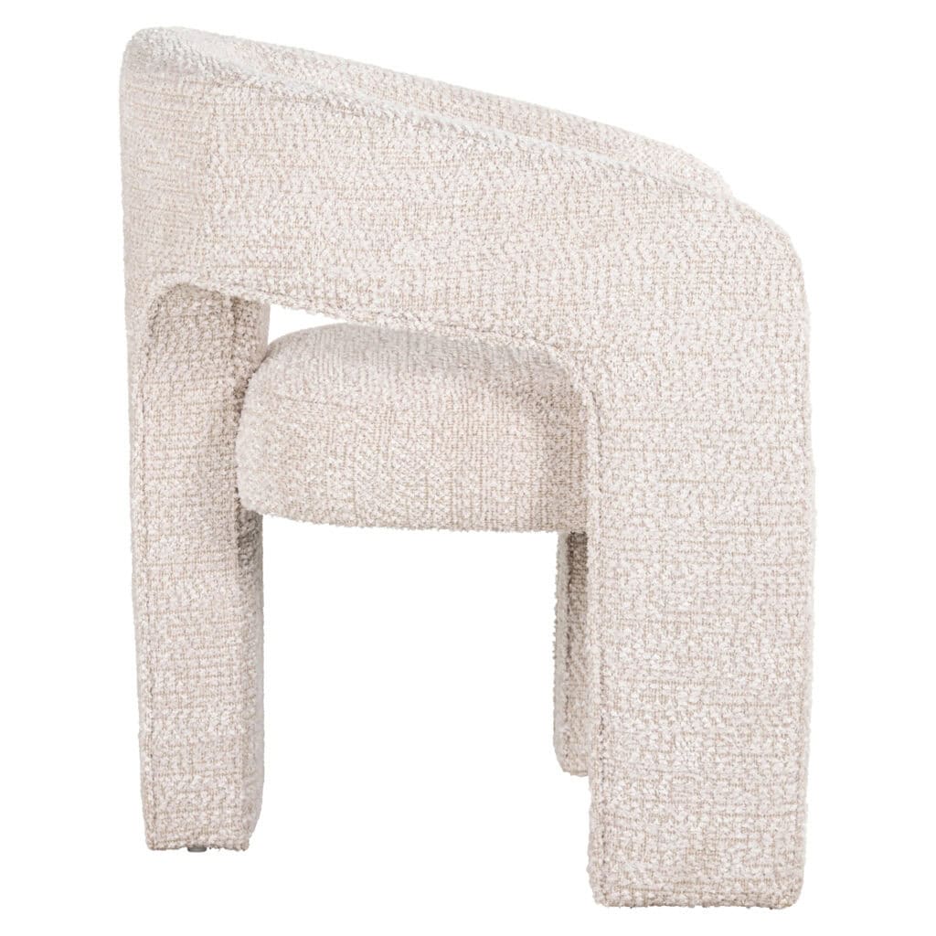 Eetkamerstoel Belle in crème met fire retardant stof.