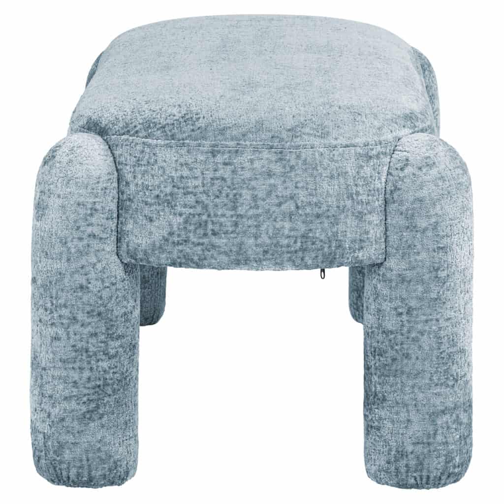 Poef in lichtblauwe stof, perfect voor modern interieur en comfortabele zithoek.