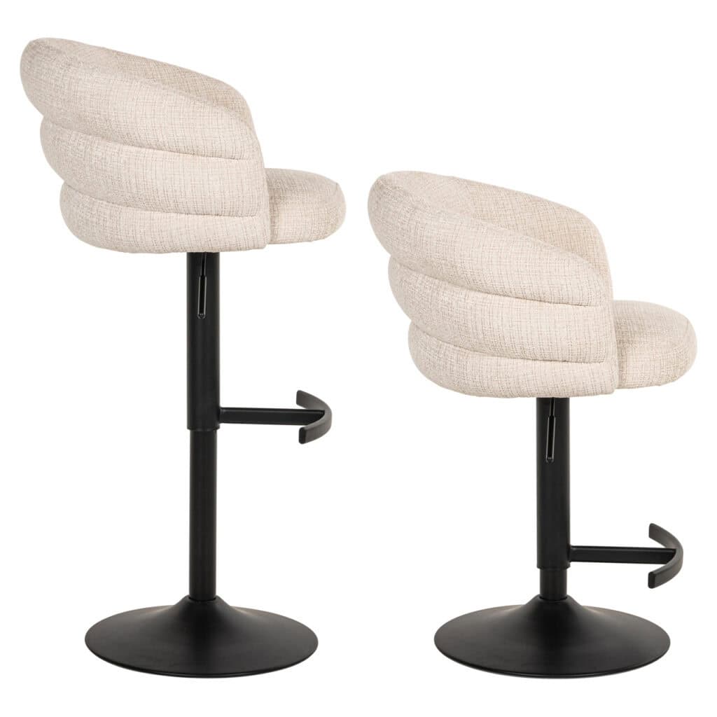 Moderne beige barstoelen met draaifunctie en zwart onderstel.