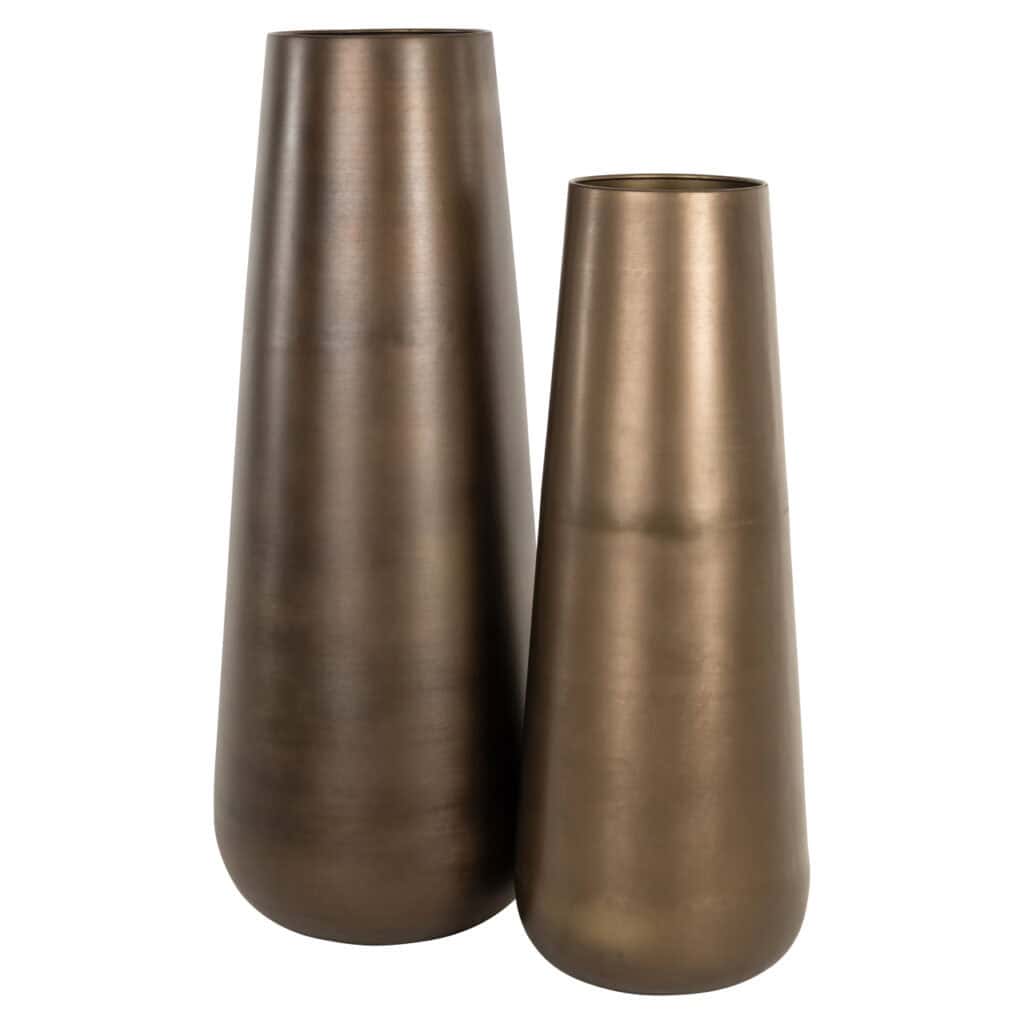 Set aus Brass -Vasen Brass zur Innendekoration.