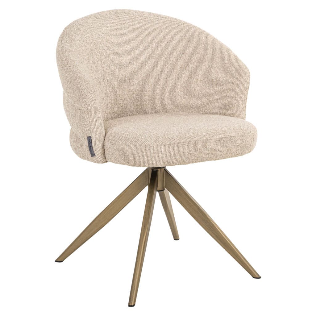 Esszimmerstuhl „Zendaya Biscotti Swivel“ mit Holzbeinen und weicher Polsterung.