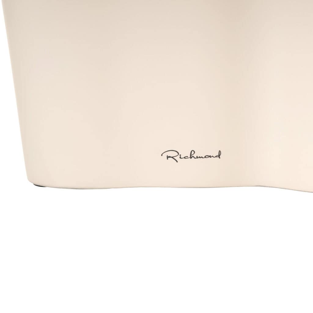 Richmond logo op een witte achtergrond voor interieurdesign.