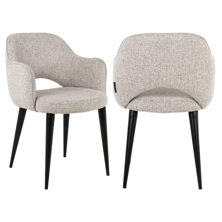 Moderne beige gestoffeerde arm- en eetkamerstoel met zwarte houten poten.