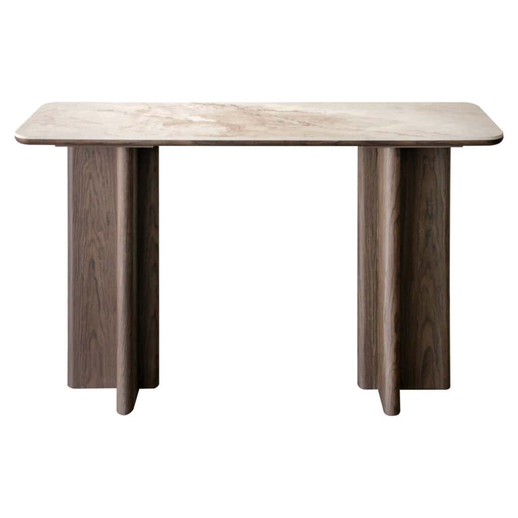 Moderner Esstisch aus Holz mit natürlicher Oberfläche, perfekt für stilvolle Einrichtungen.