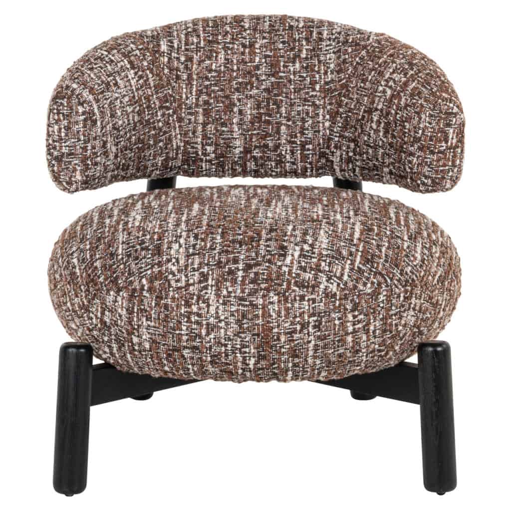 Bequemer, gepolsterter Loungesessel mit schwarzen Holzbeinen, perfekt für eine moderne Einrichtung.