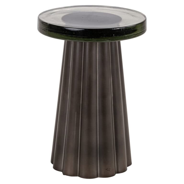Bijzettafel met zwart metalen frame en glazen blad, perfect voor modern interieur en stijlvolle woon.