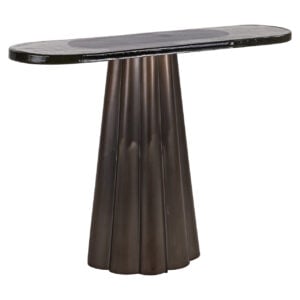 Moderne houten salontafel met uniek, sculpturaal onderstel en glanzende afwerking.