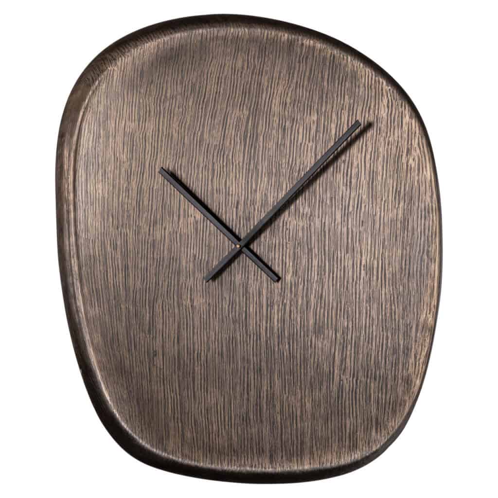 Horloge murale moderne en bois avec des aiguilles noires et des bords arrondis, idéale pour la décoration d'intérieur.
