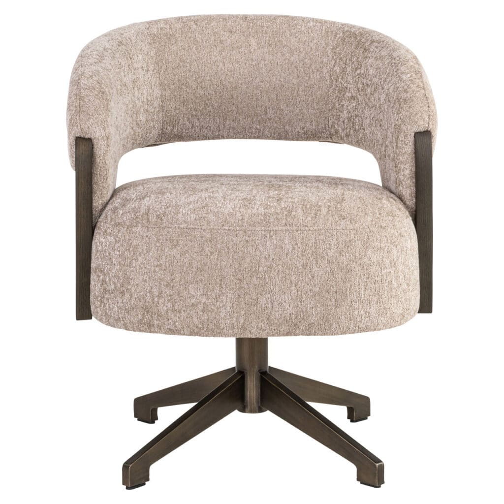 Bureaustoel met beige stoffen bekleding en zwarte houten armleuningen.