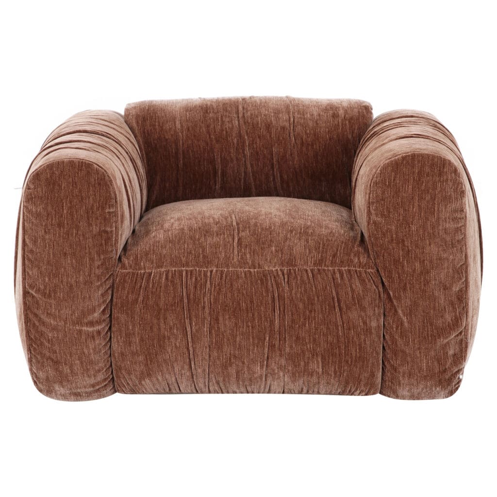 Canapé en velours dans une teinte marron chaleureuse, à la fois moderne et confortable.