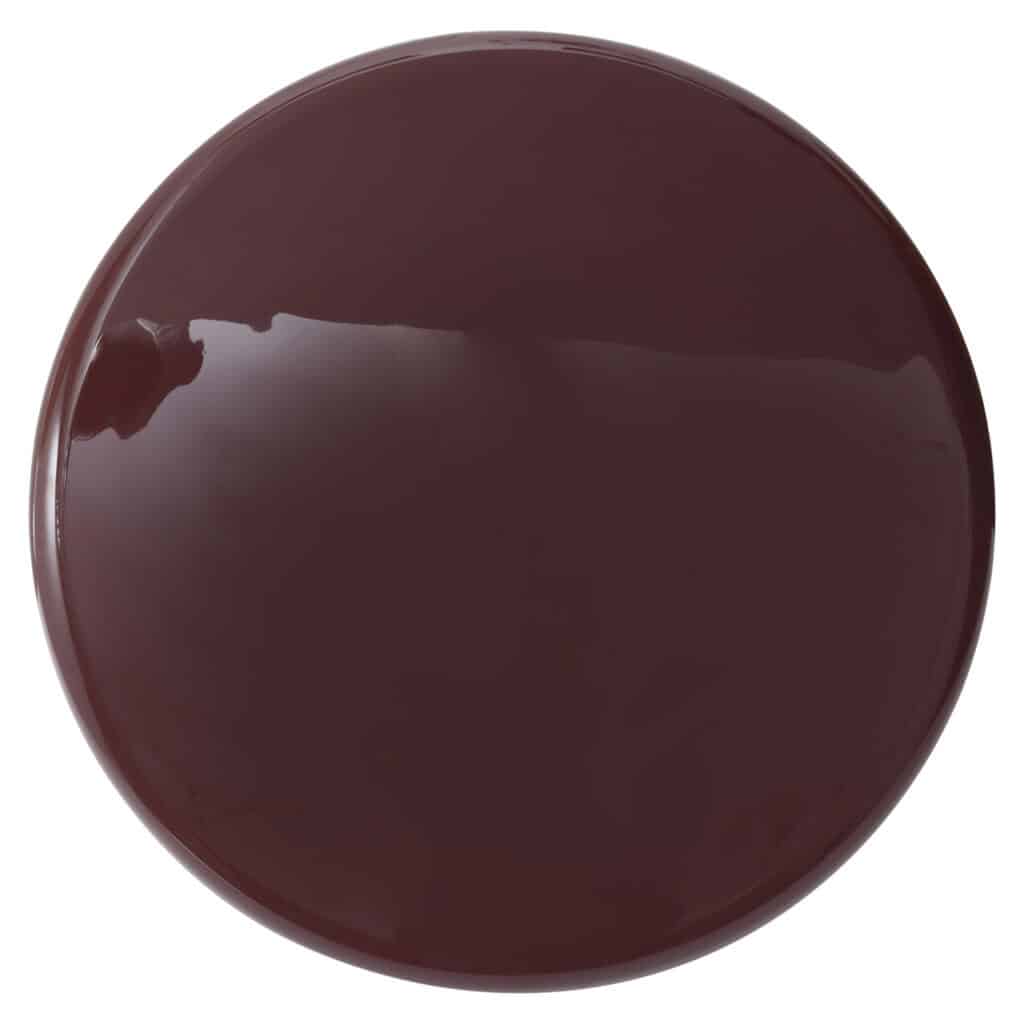 Échantillon de peinture rouge vin foncé pour l'intérieur et l'extérieur.