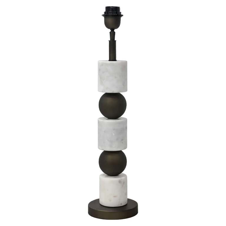 Lampe sur pied moderne aux formes géométriques et aux couleurs noir et blanc, idéale pour un style d'intérieur contemporain.