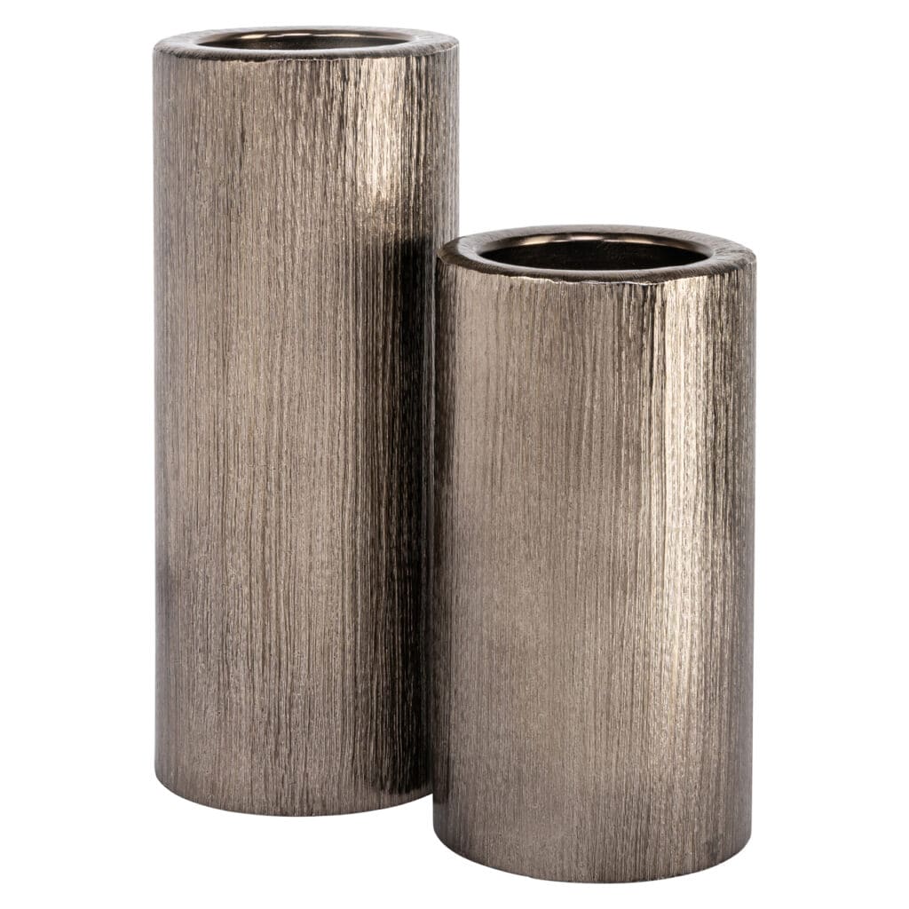 Elegantes Kerzenhalter in Metallic-Optik für moderne Innenausstattung, Dekoration und zur Schaffung einer stimmungsvollen Atmosphäre.