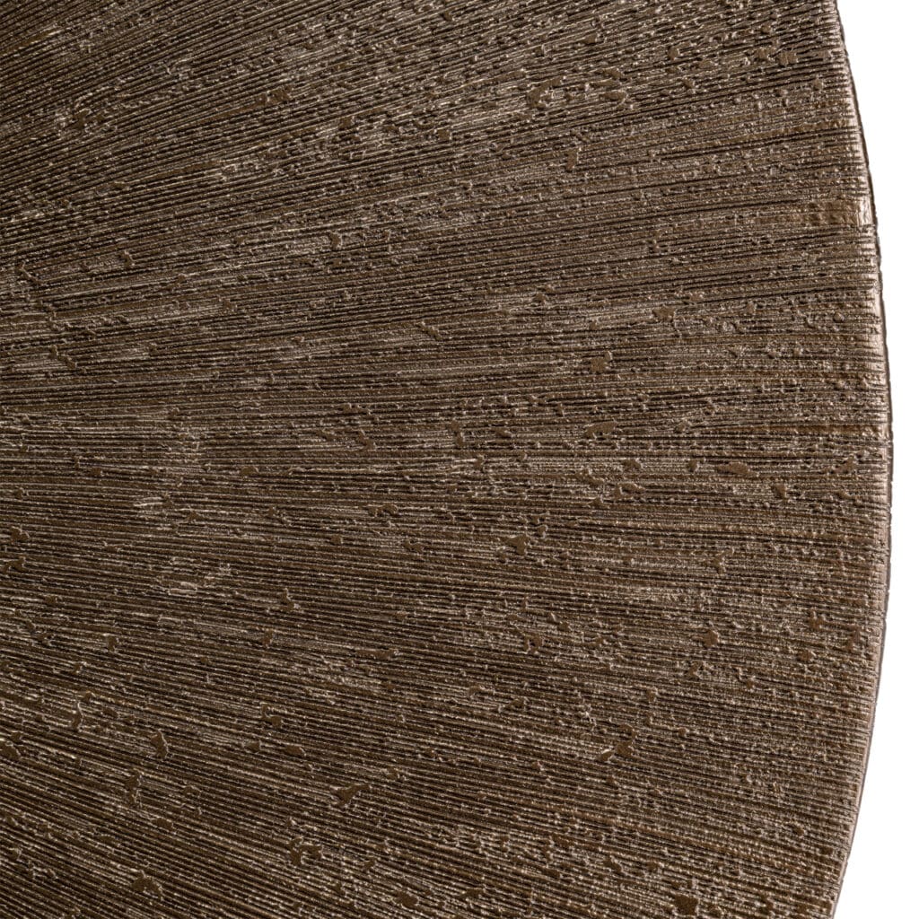 Close-up van een houten tafel met zichtbare houtnerven en textuur, perfect voor interieurdesign.