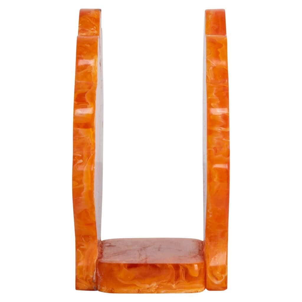 Elegante oranje marmeren boekensteun voor interieurdecoratie.