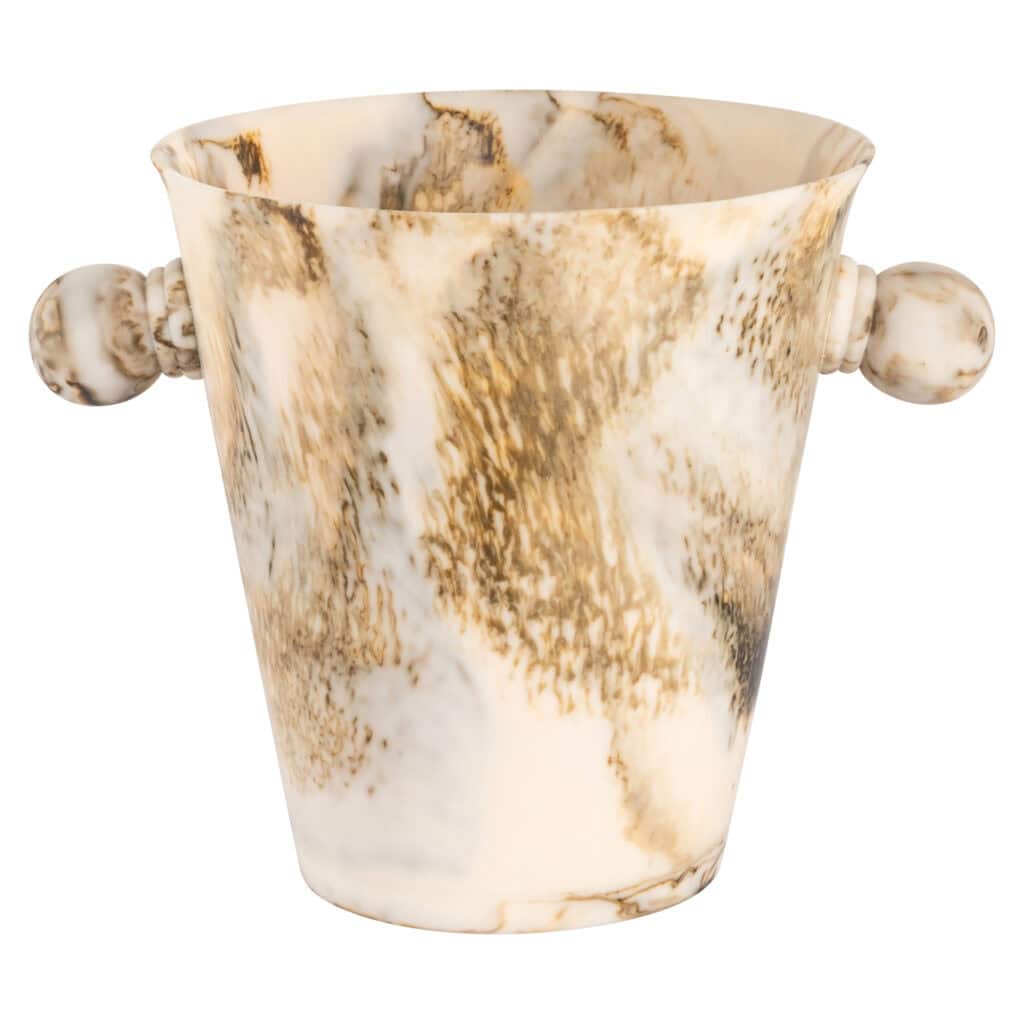 Marmeren plantenpot met handvatten voor interieurdecoratie.