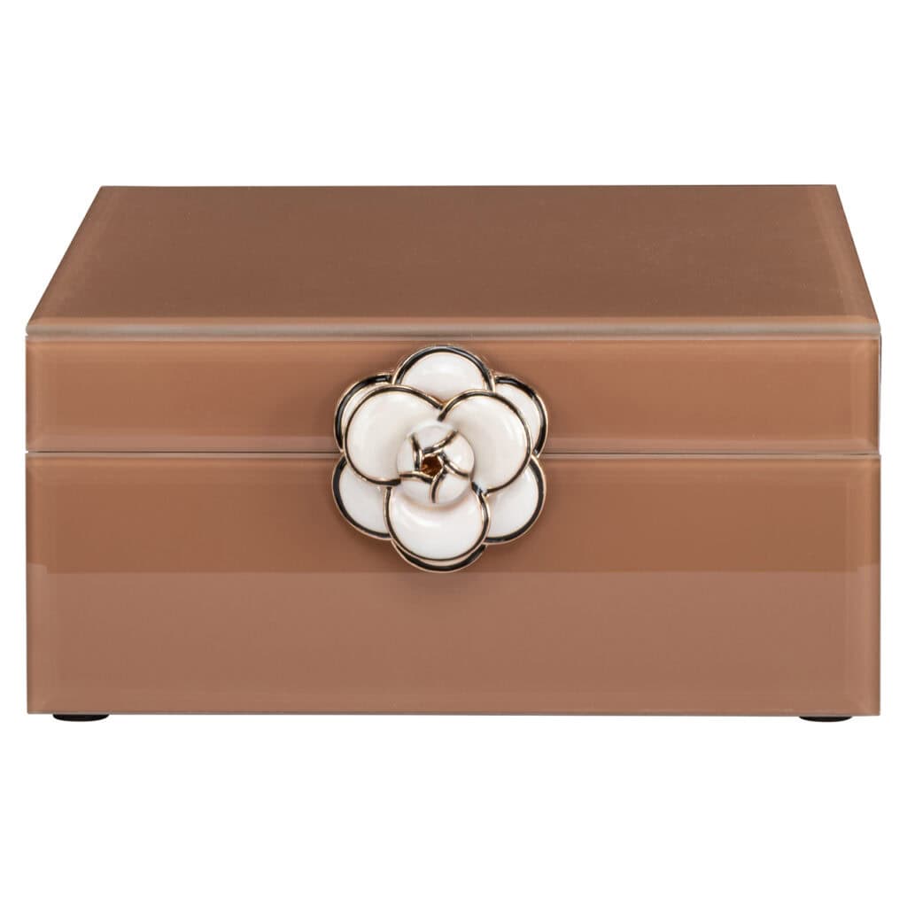 Coffret à bijoux beige de luxe avec fermoir fleuri, une solution de rangement élégante pour les amateurs de bijoux.