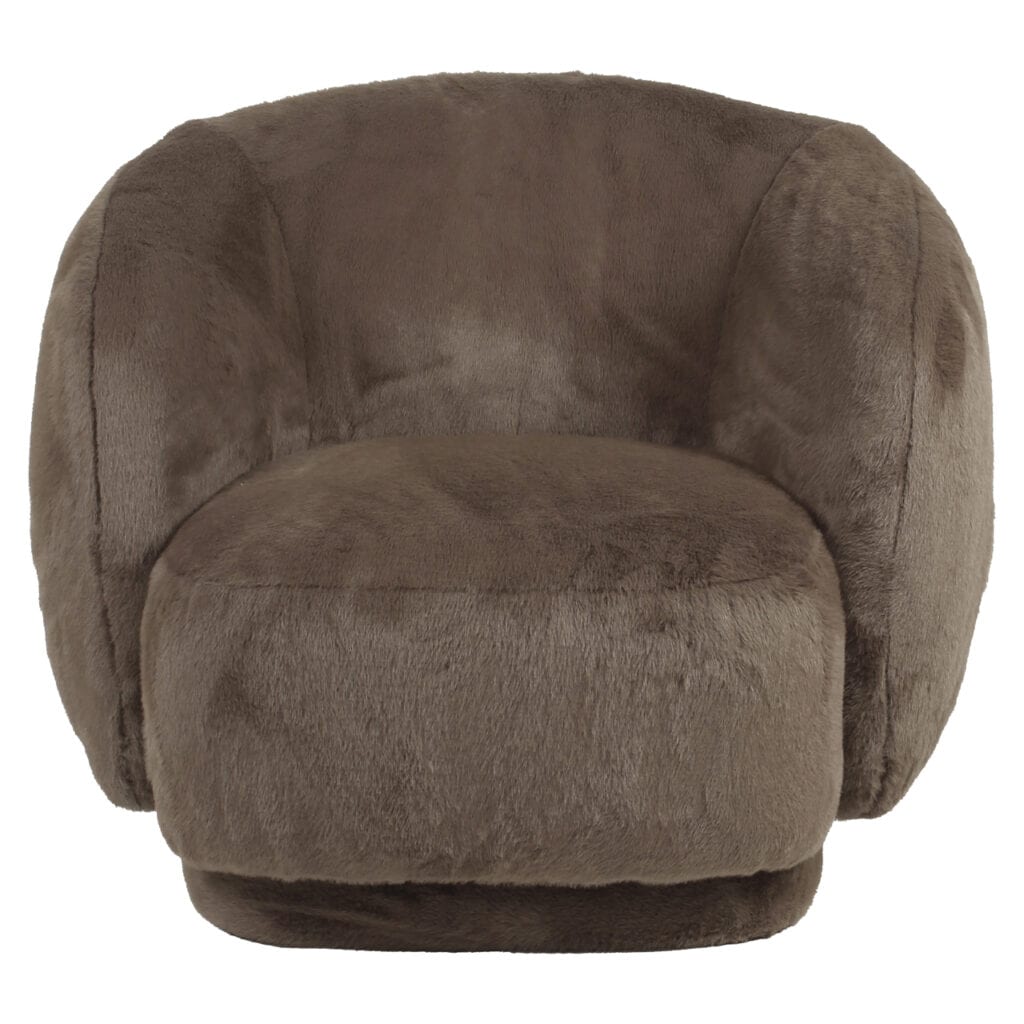Comfortabele bruine stoffen fauteuil met ronde vormen voor woonkamer.